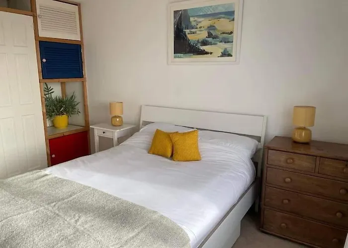Stunning, Modern And Spacious House - Truro